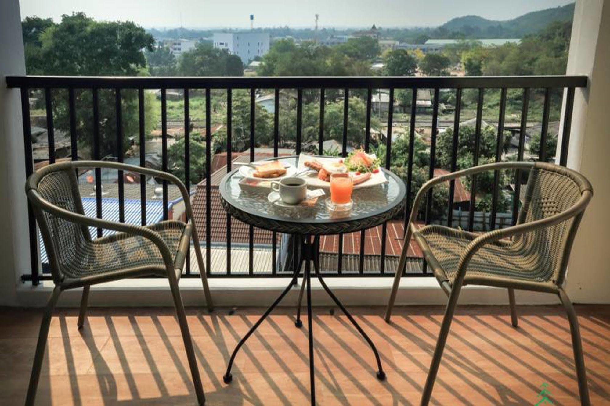 The Pino Hotel Pakchong Exterior photo
